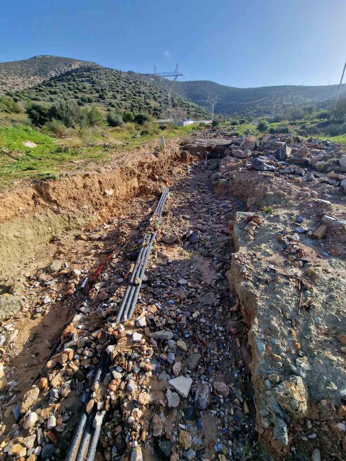 Φωτογραφία του Δήμου Γλυφάδας για έργατου ΔΕΔΔΗΕ.