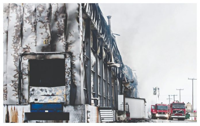 Τα δύο πολύνεκρα δυστυχήματα σε Τρίκαλα και Ρουμανία, το πένθος και τα αναρίθμητα «γιατί»