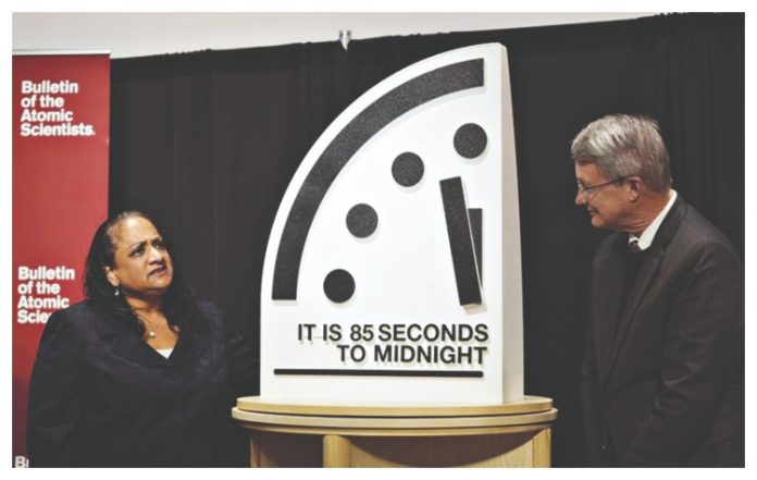 «Ρολόι της Αποκάλυψης»: Ένα λεπτό και κάτι…