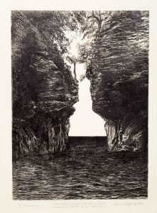 λένη Δερβίσογλου, Είναι βαριά η μοναξιά, είναι πικρά τα βράχια, Παράπονο η θάλασσα και μού ‘πνιξε τα μάτια, στίχοι από τραγούδι του Μίκη Θεοδωράκη, ξυλογραφία, 2025, 60x43 εκ.