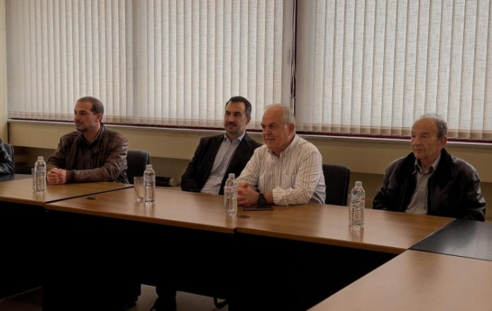 Συνάντηση του δημάρχου Καισαριανής με τον Αλέξη Χαρίτση