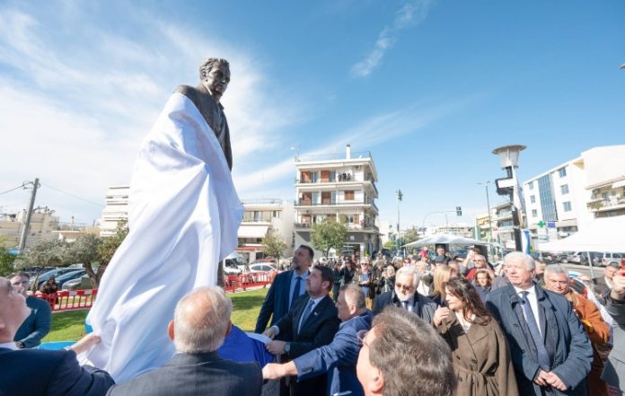 Τα αποκαλυπτήρια του ανδριάντα του Ιωάννη Καποδίστρια στον Δήμο Ελληνικού – Αργυρούπολης παραβρέθηκε ο περιφερειάρχης Αττικής