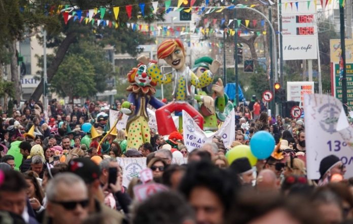 Αποκριάτικη μαθητική παρέλαση και Κούλουμα στην παραλία της Γλυφάδας