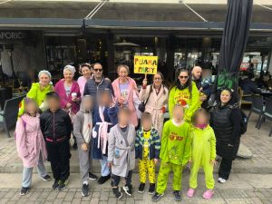 Γονείς και παιδιά στην αποκριάτικη παρέλαση του Δήμου Δάφνης-Υμηττού