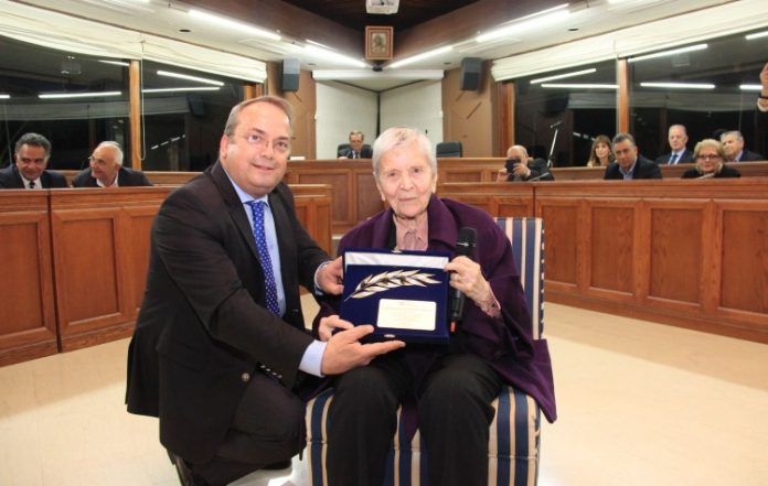 Ο Δήμος ΒΒΒ αποχαιρετά την Επίτιμη Δημότη Ελένη Γλυκατζή-Αρβελέρ