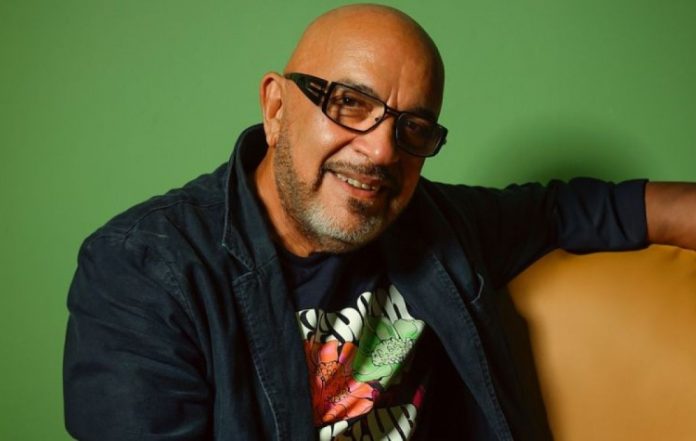 Ο Γιάννης Ζουγανέλης στην αποκριάτικη παρέλαση του Αλίμου