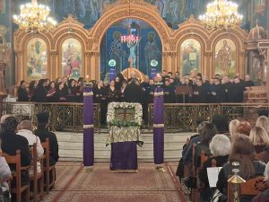 Σε κλιμα κατάνυξης η Κυριακή της Σταυροπροσκυνήσεως στο Π. Φάληρο