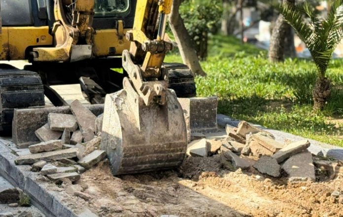 Αργυρούπολη: Νέα ανακατασκευή πεζοδρομίων στην Πλατεία Μαργαρίτας