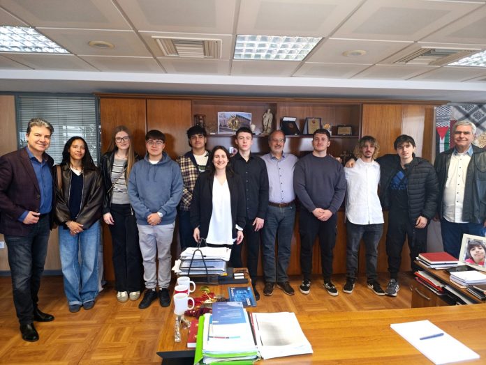 Ισπανική... μαθητική επίσκεψη στο Δημαρχείο Νέας Σμύρνης