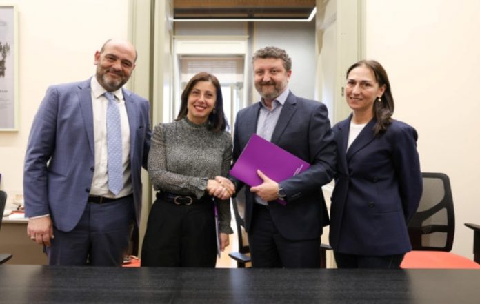 ΕΚΚΟΜΕΔ και NETFLIX ενώνουν τις δυνάμεις τους στην Ελλάδα