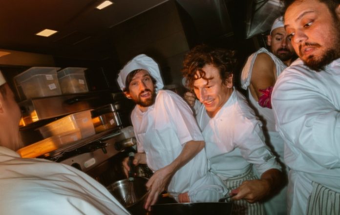 Ο Άλιμος στην παράσταση «Η Κουζίνα» του Άρνολντ Γουέσκερ