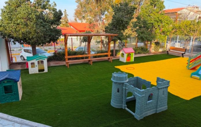 Ανακατασκευή της αυλής στο 2ο Νηπιαγωγείο Ηλιούπολης