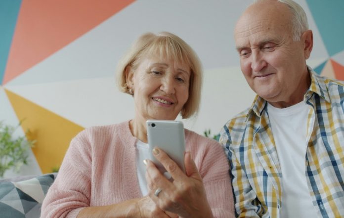 Ψηφιακή ενδυνάμωση για τους ηλικιωμένους στον Βύρωνα - Ξεκίνησαν οι εγγραφές